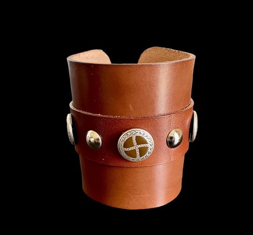 Leather bracelet model celtic